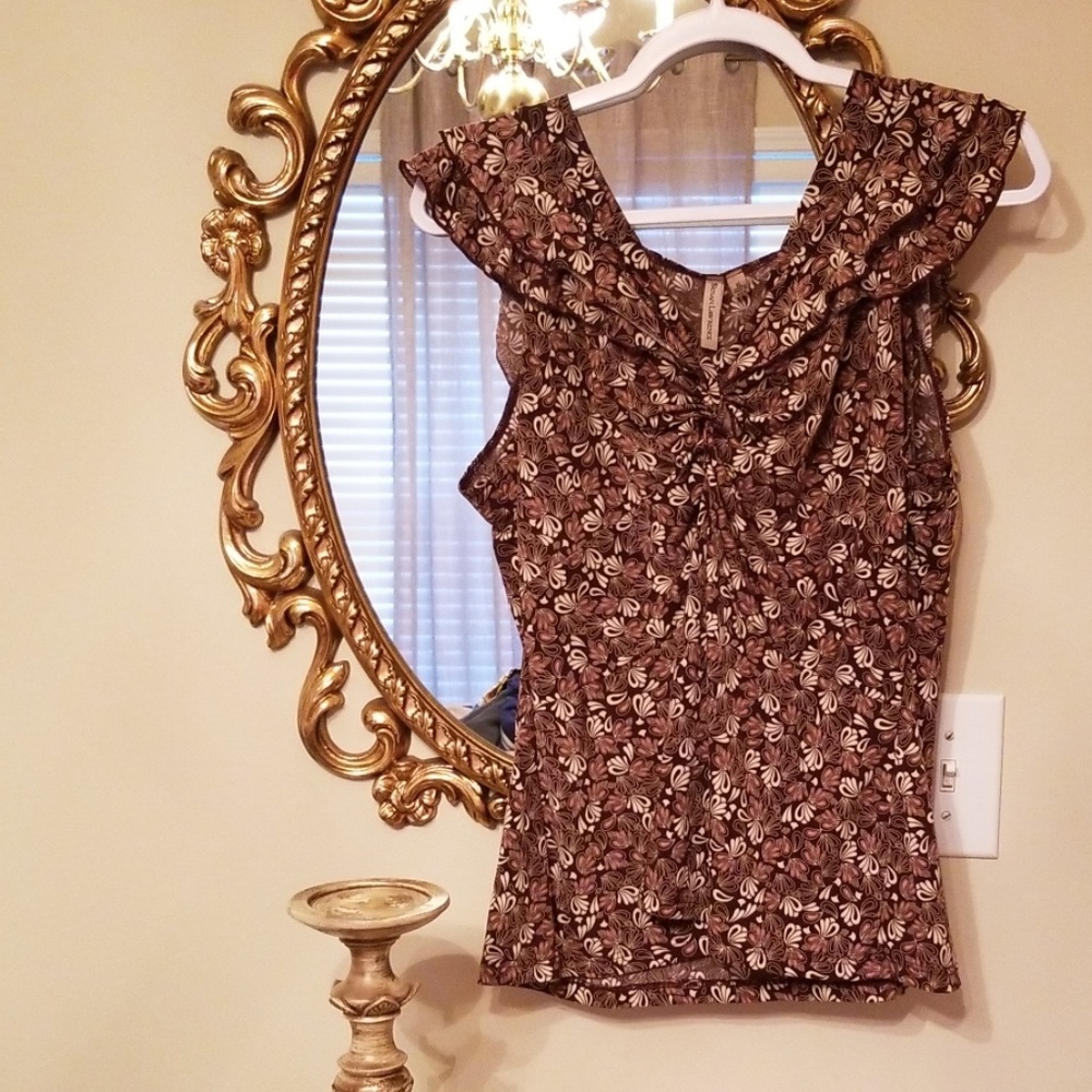 Susan Lawrence flutter sleeve top